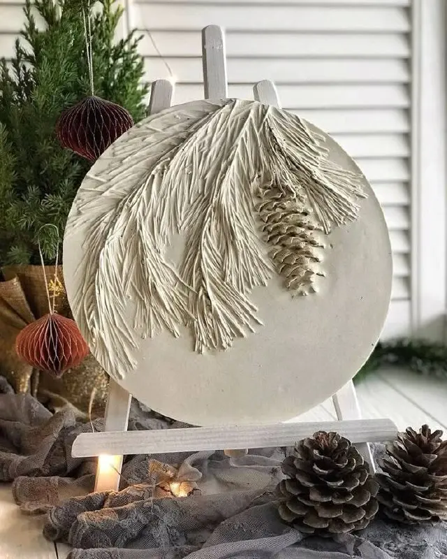 Новогодний ботанический барельеф