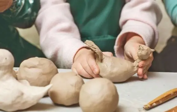 Занятие по лепке из глины для детей