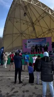 Зарядка в парке с разминкой