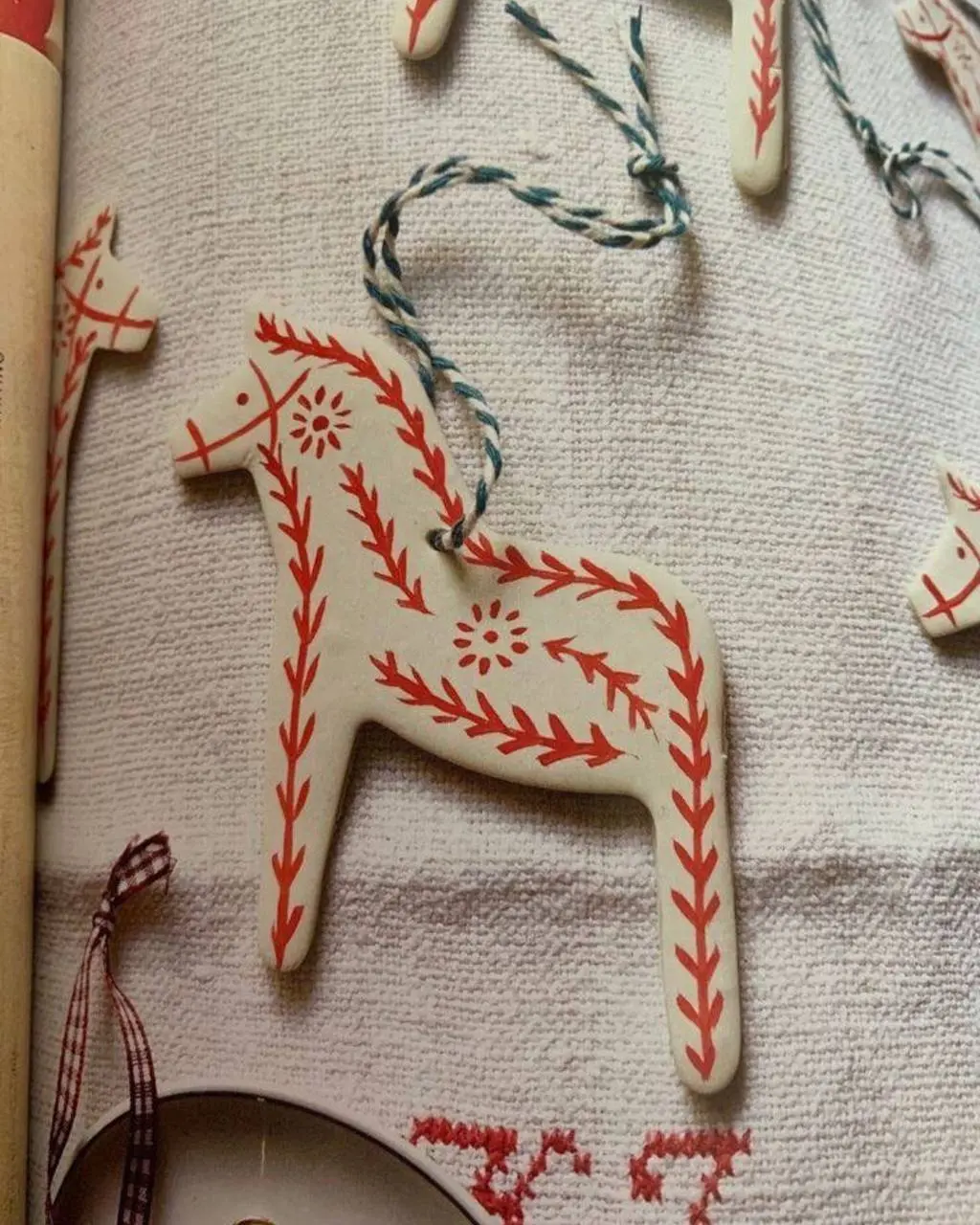 Мастер-класс по лепке украшений на елку