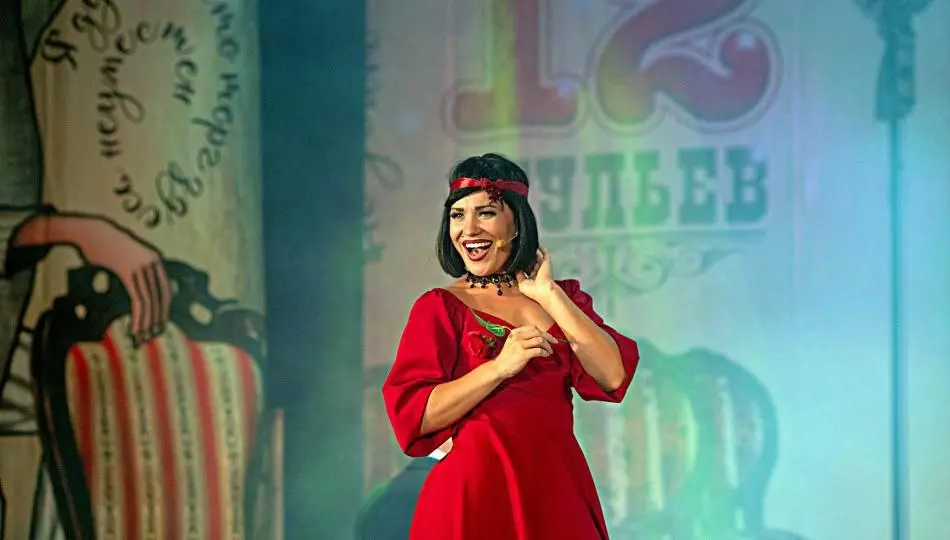 Музыкальная комедия по мотивам романа 12 стульев