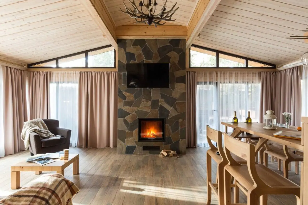 Отдых на горнолыжном склоне и релакс в комплексе бассейнов