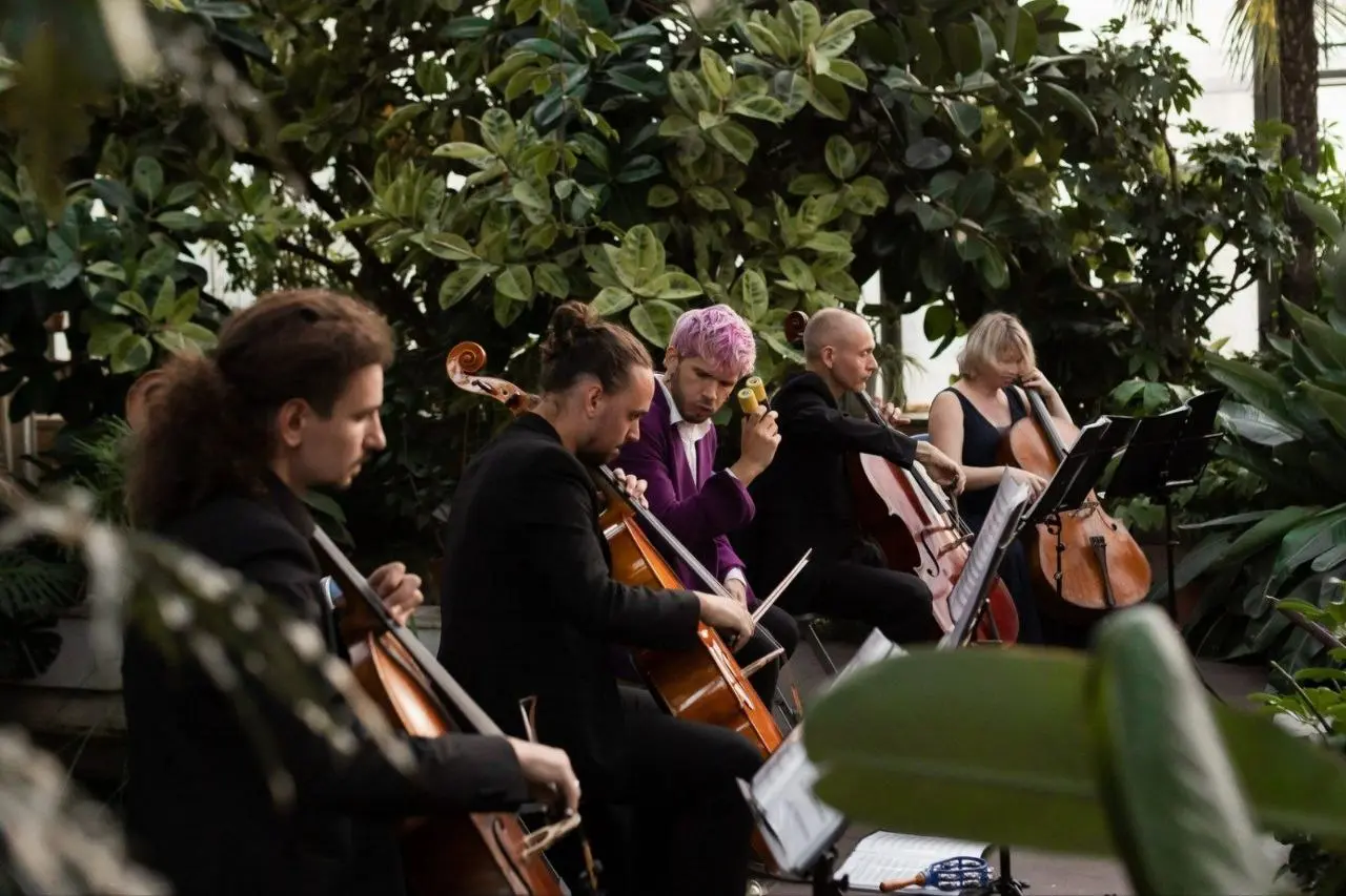 Концерт рок-хитов на виолончелях