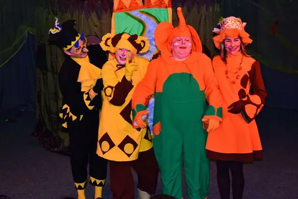 Спектакль про приключения Слонёнка