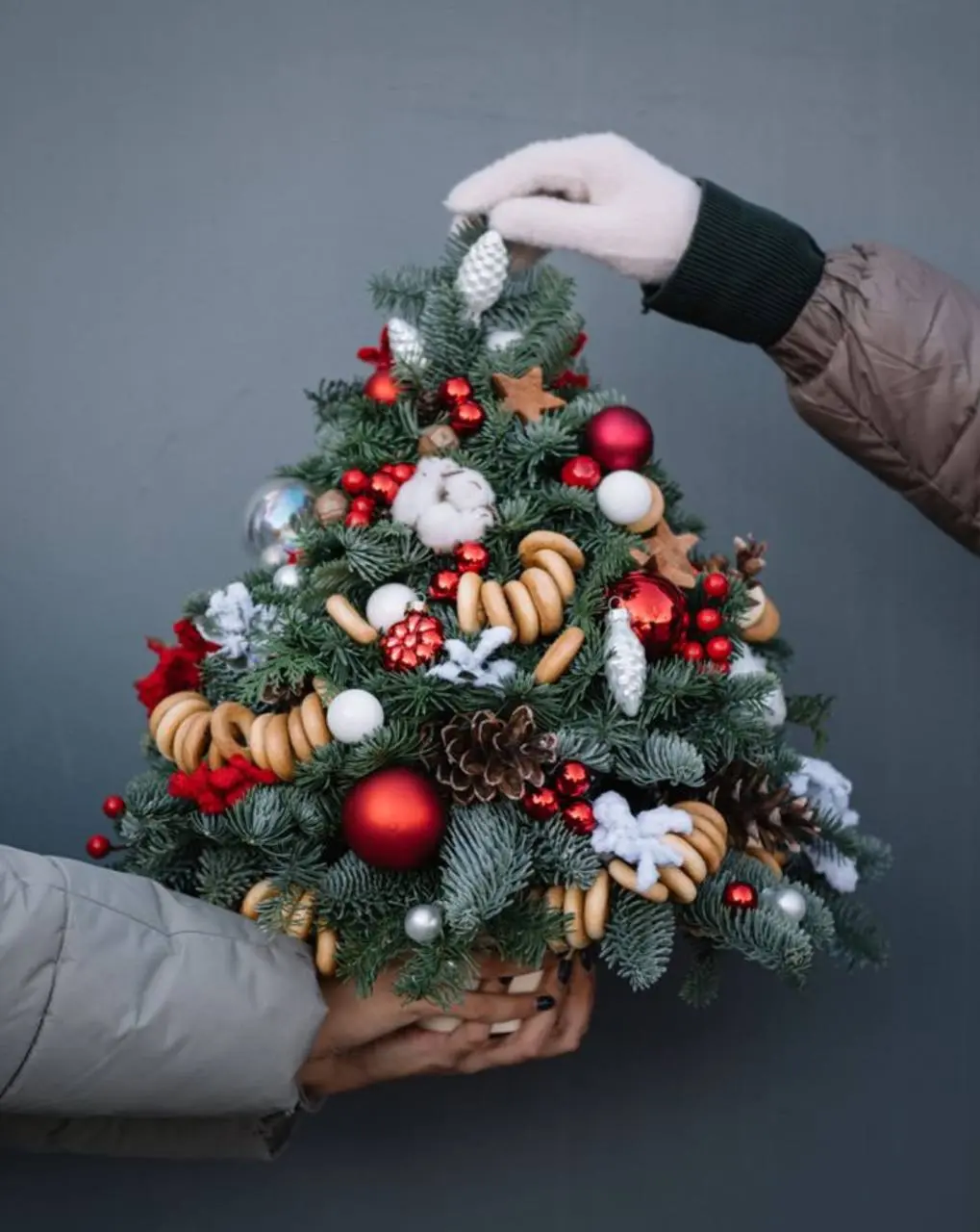 Мастер-класс по интерьерной елочке и зимним венкам