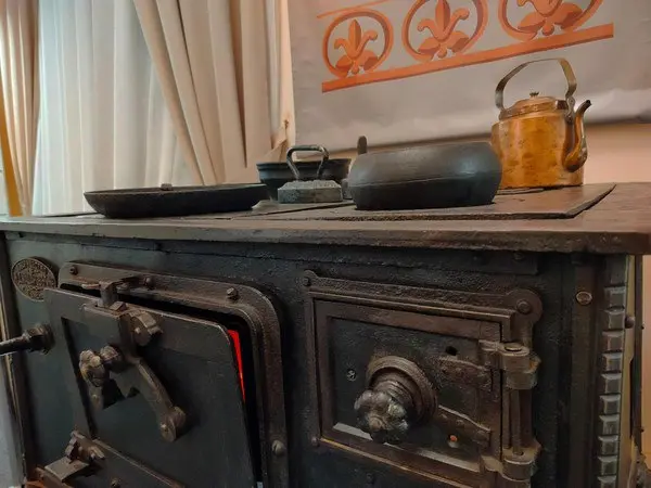 Выставка "Здесь живет тепло"