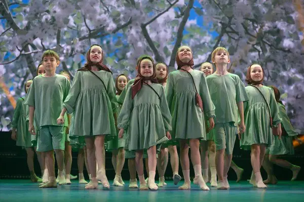 Театральное новогоднее представление Гуси-лебеди