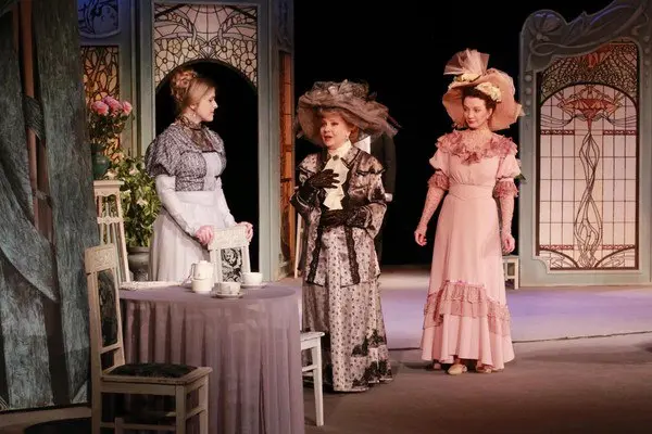 Спектакль Веер леди У. по пьесе Оскара Уайльда