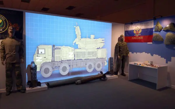 Экскурсия по выставке о войсках ПВО