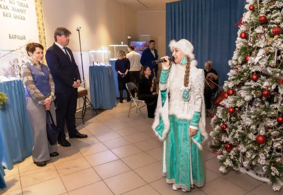 Выставка ювелирных изделий Костромской Снегурочки