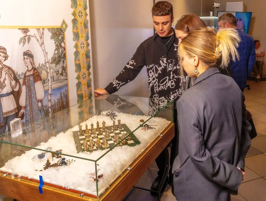 Выставка ювелирных изделий Костромской Снегурочки