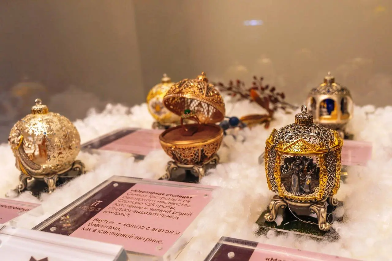 Выставка ювелирных изделий Костромской Снегурочки