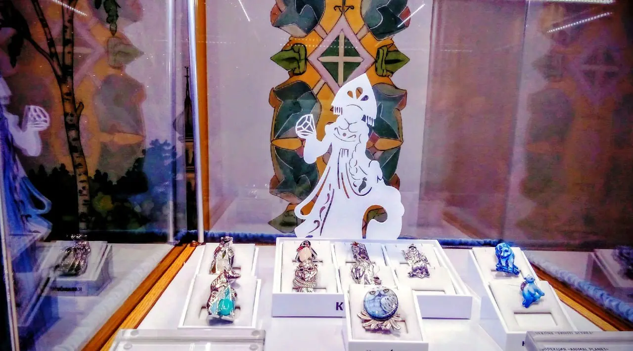 Выставка ювелирных изделий Костромской Снегурочки