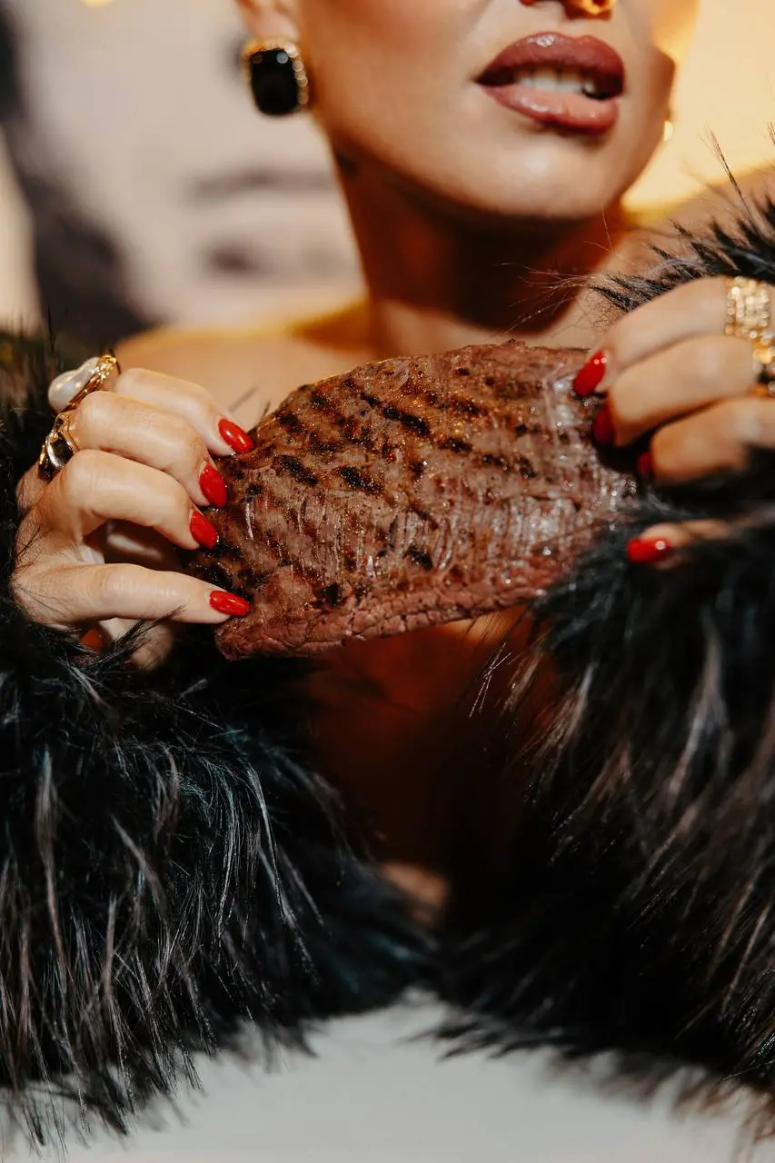 Акция на стейки в ALIBI