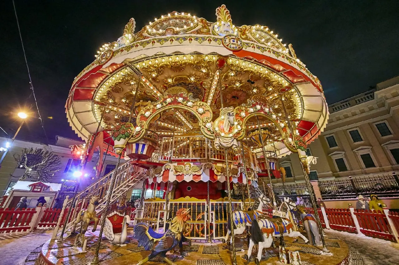 Рождественская ярмарка на Манежной площади в русском стиле