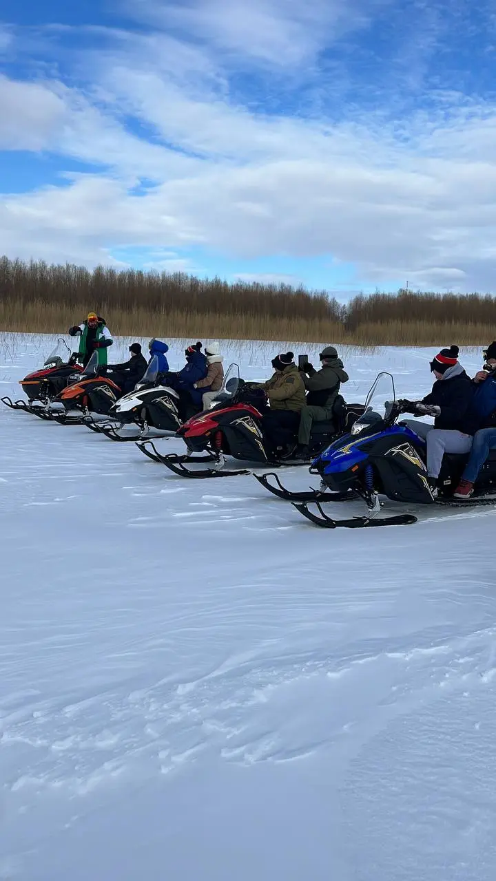 Катание на снегоходах в гриль-парке FINLAND