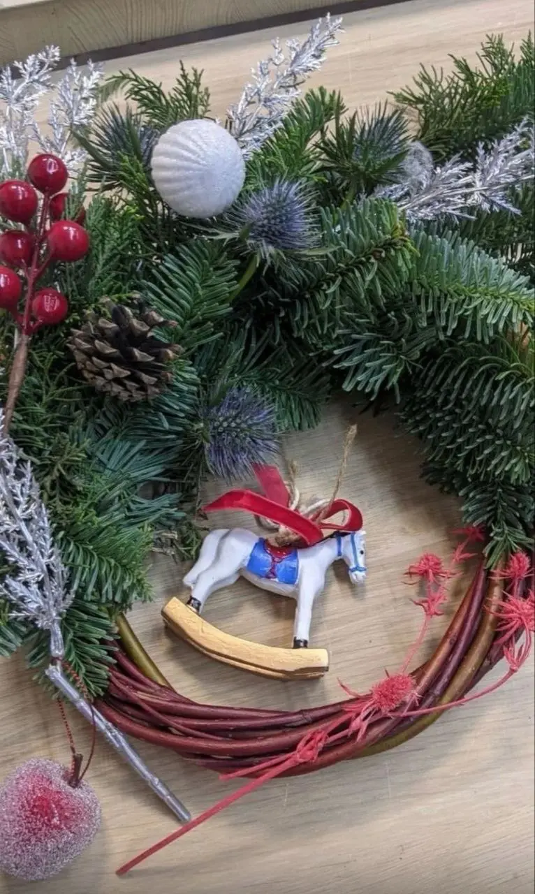 Семейный мастер-класс по созданию новогоднего венка