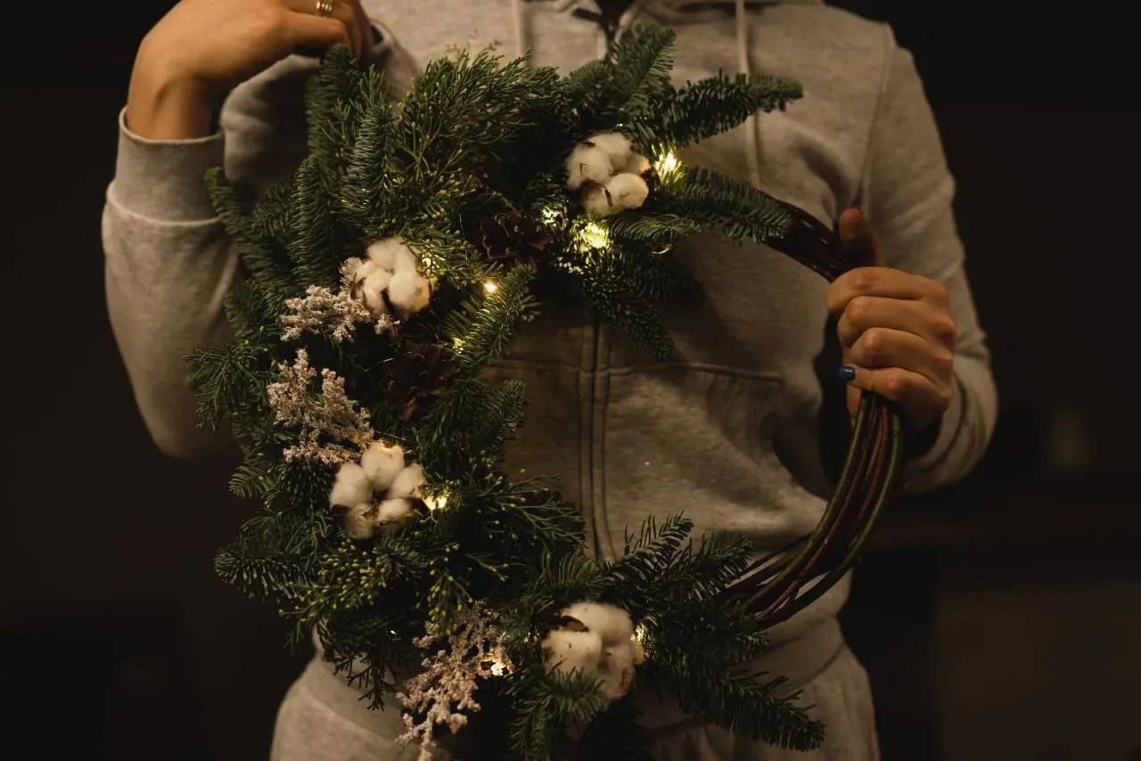 Семейный мастер-класс по созданию новогоднего венка