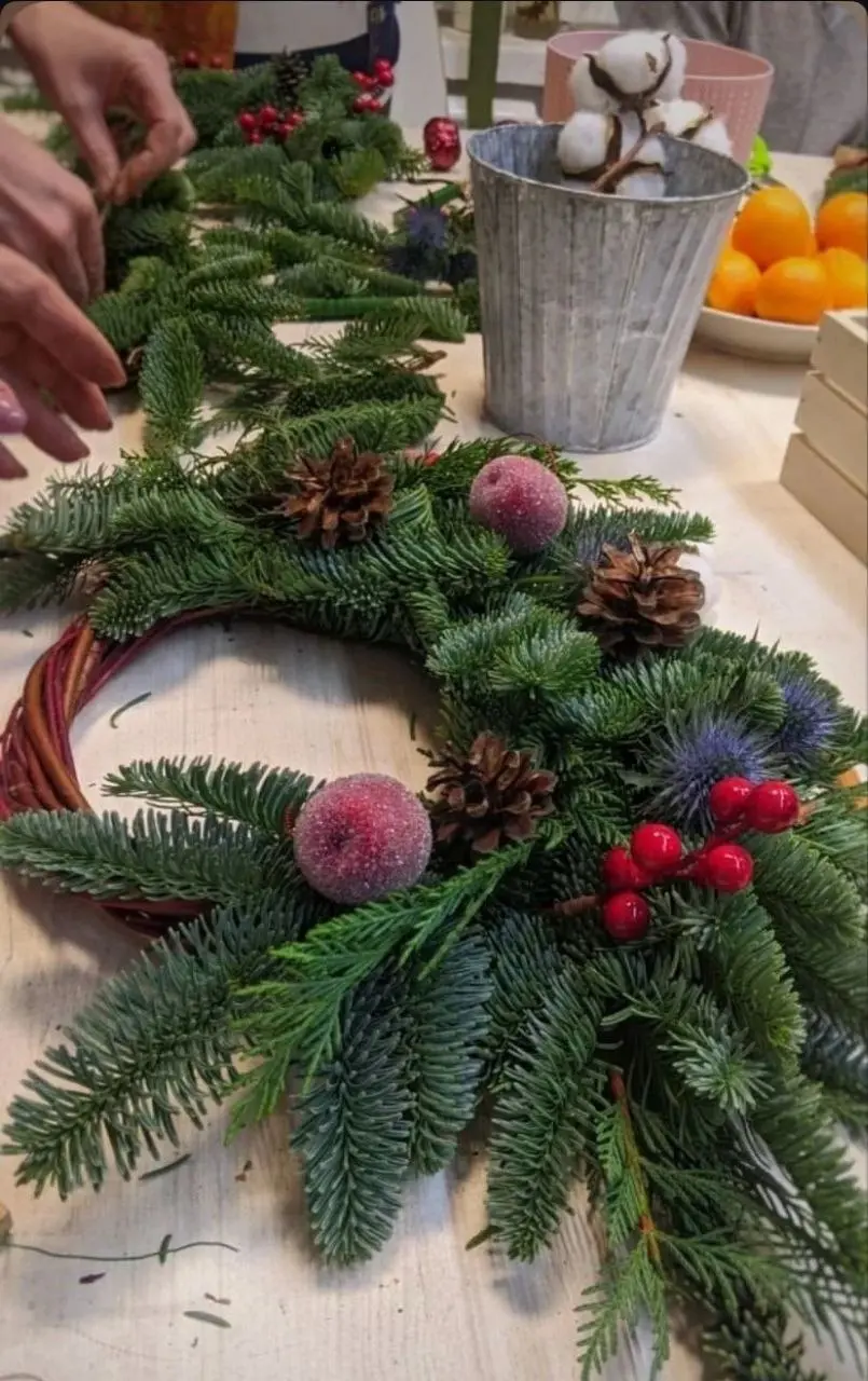 Семейный мастер-класс по созданию новогоднего венка