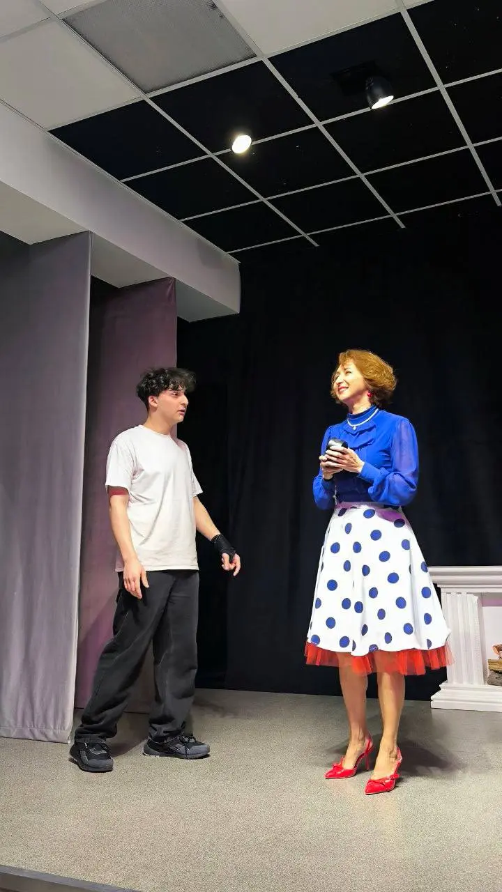 Спектакль "Привет, я дома"