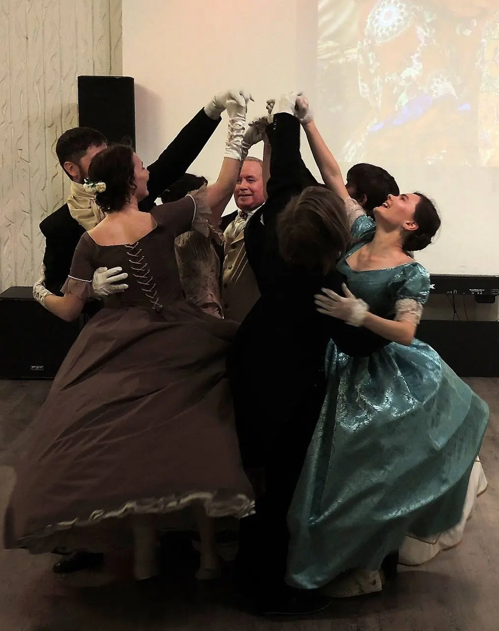 Мастер-классы по подготовке к Святочному балу