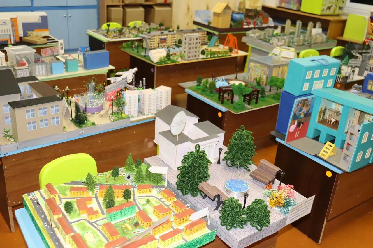 Выставка мини-копий мест Московского района