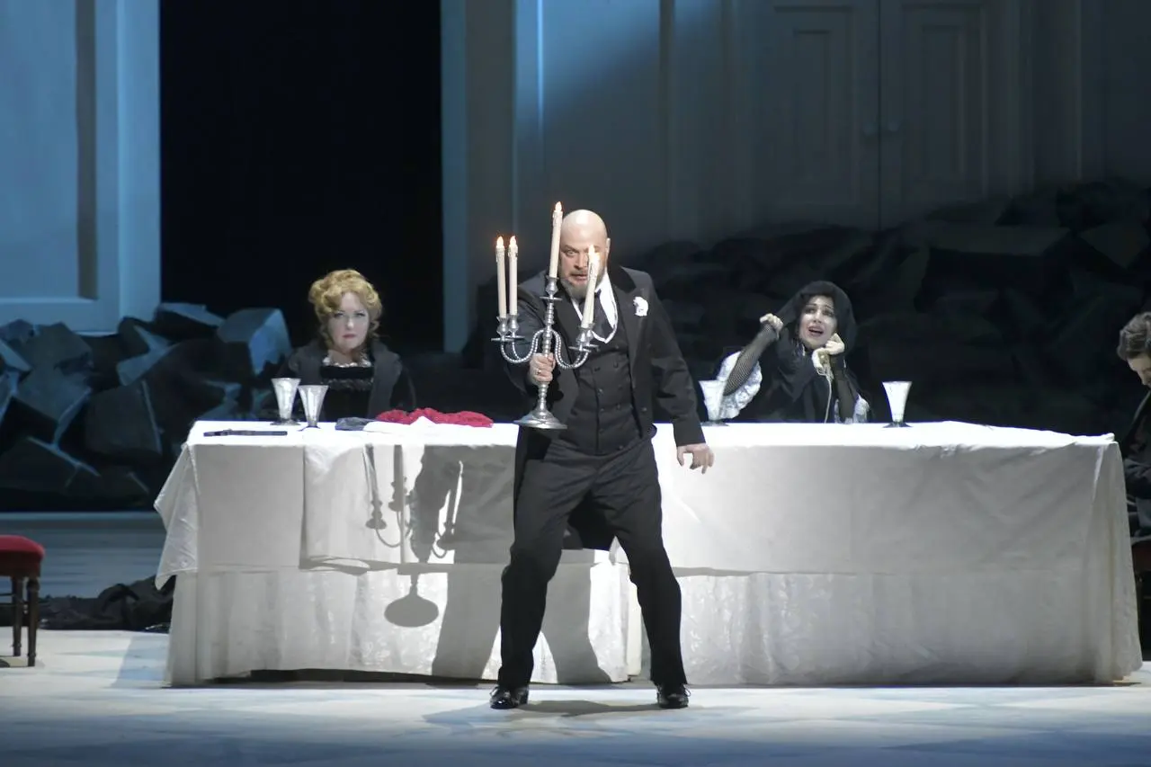 Опера Чародейка по мотивам пьесы Чайковского