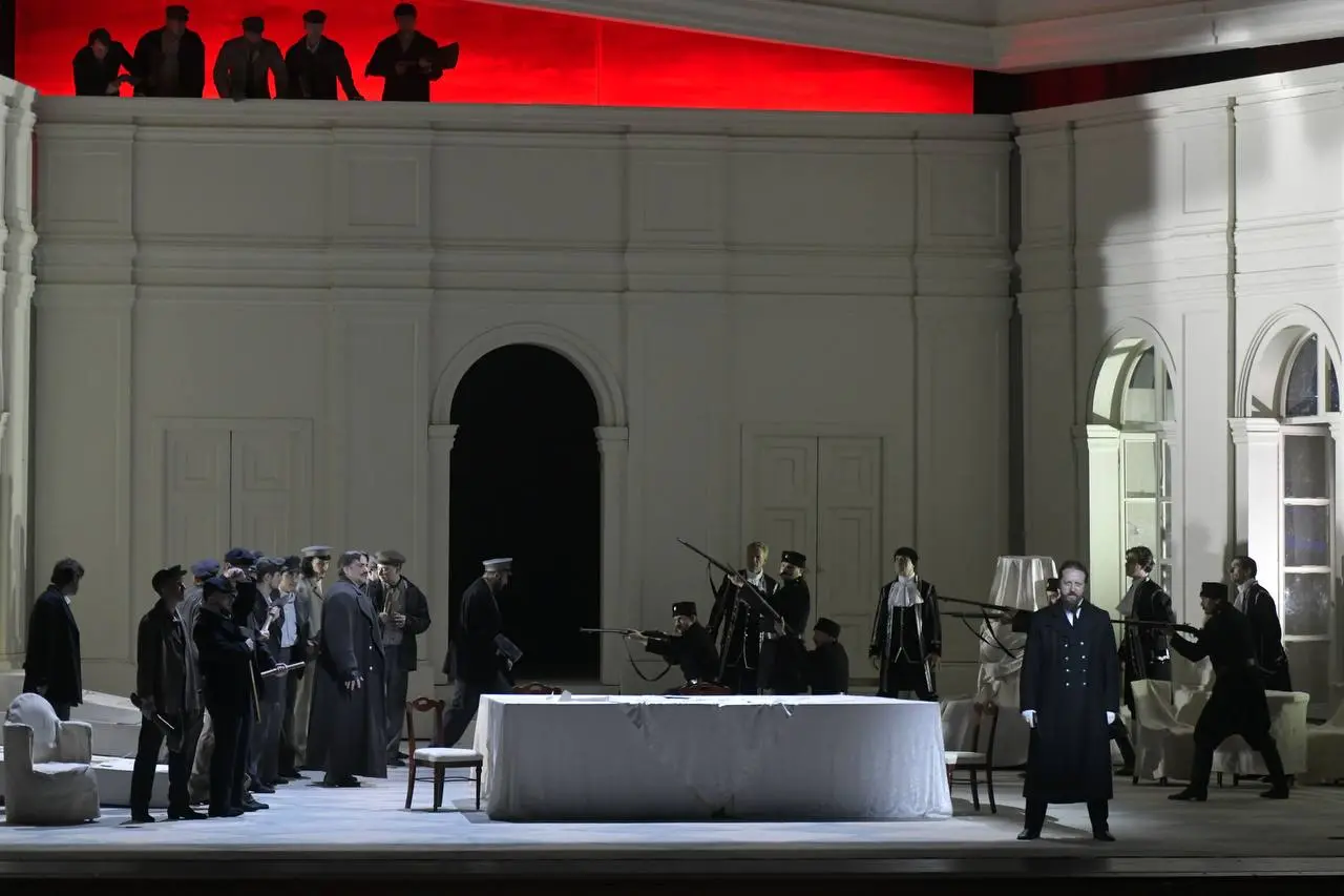 Опера Чародейка по мотивам пьесы Чайковского