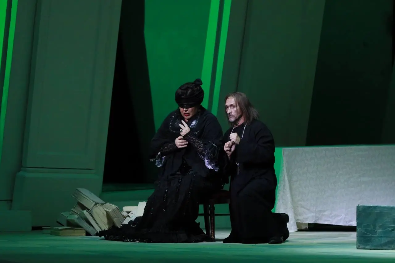 Опера Чародейка по мотивам пьесы Чайковского