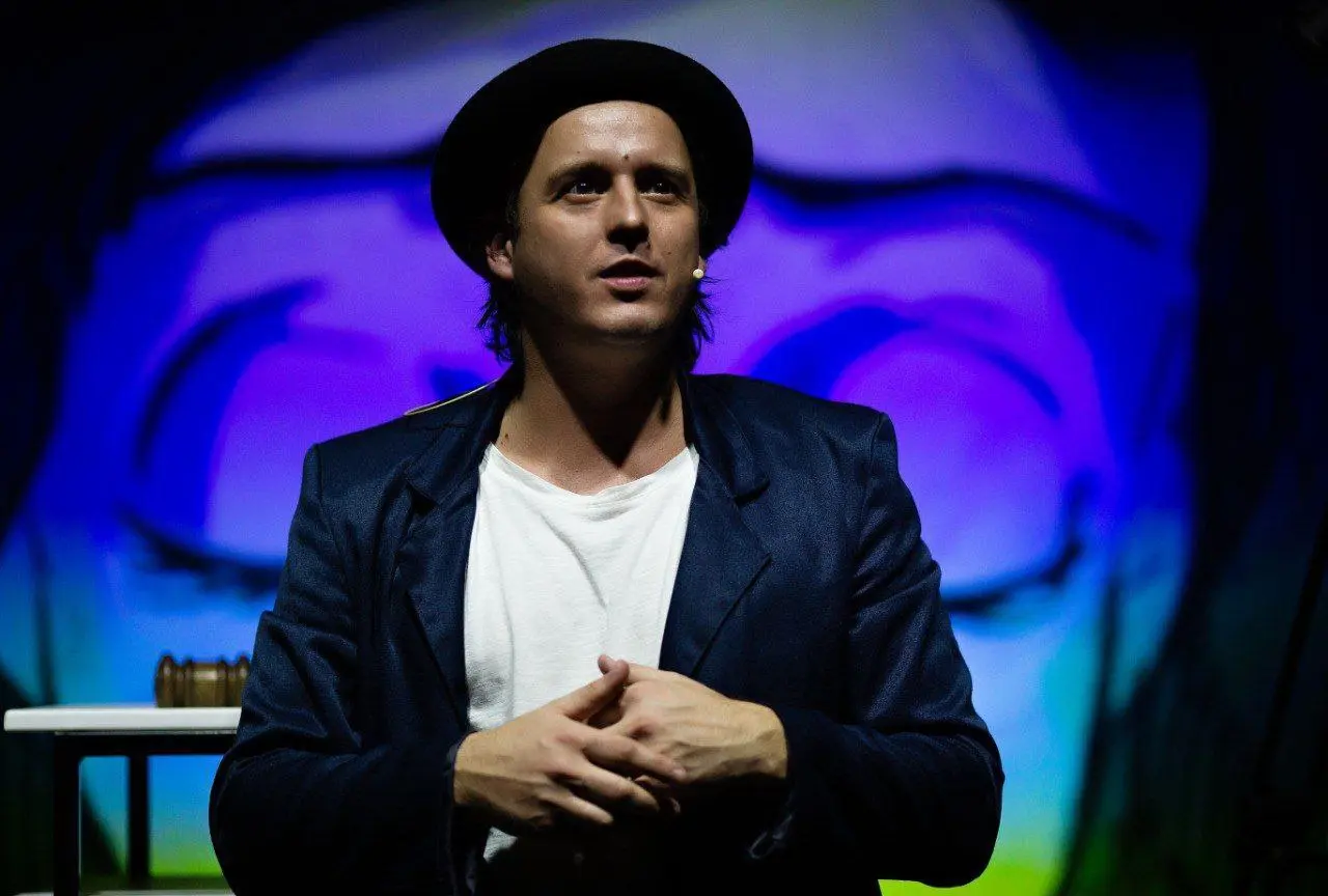 Моноспектакль на тему Ценности в залоге