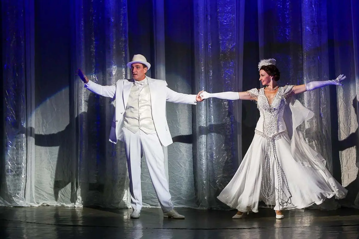 Шоу-программа с участием солистов Волгоградского музыкального театра