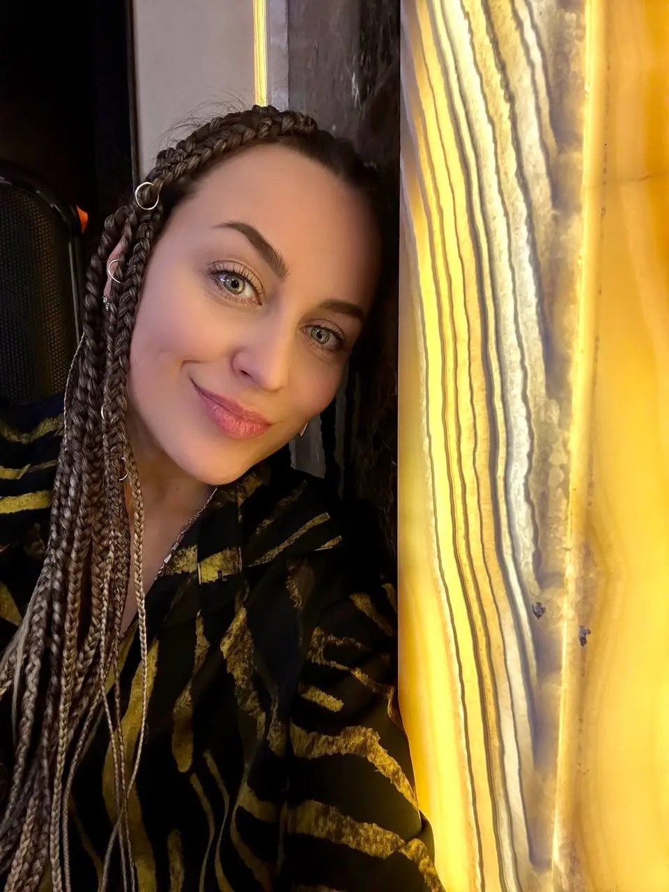 Спектакль "За белым кроликом" в Новом театре