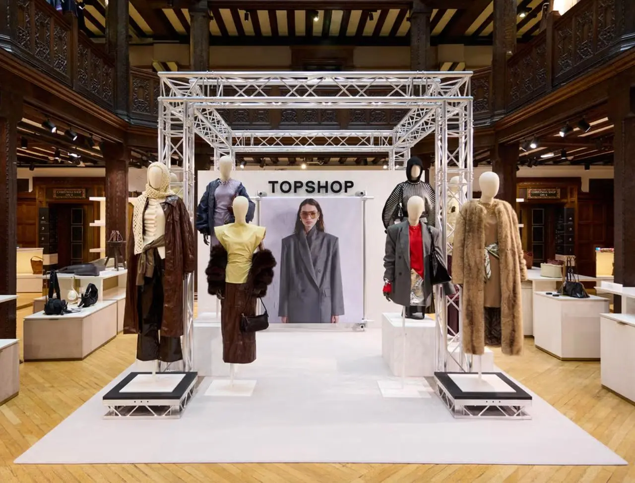 Fashion показ Topshop на базе искусственного интеллекта