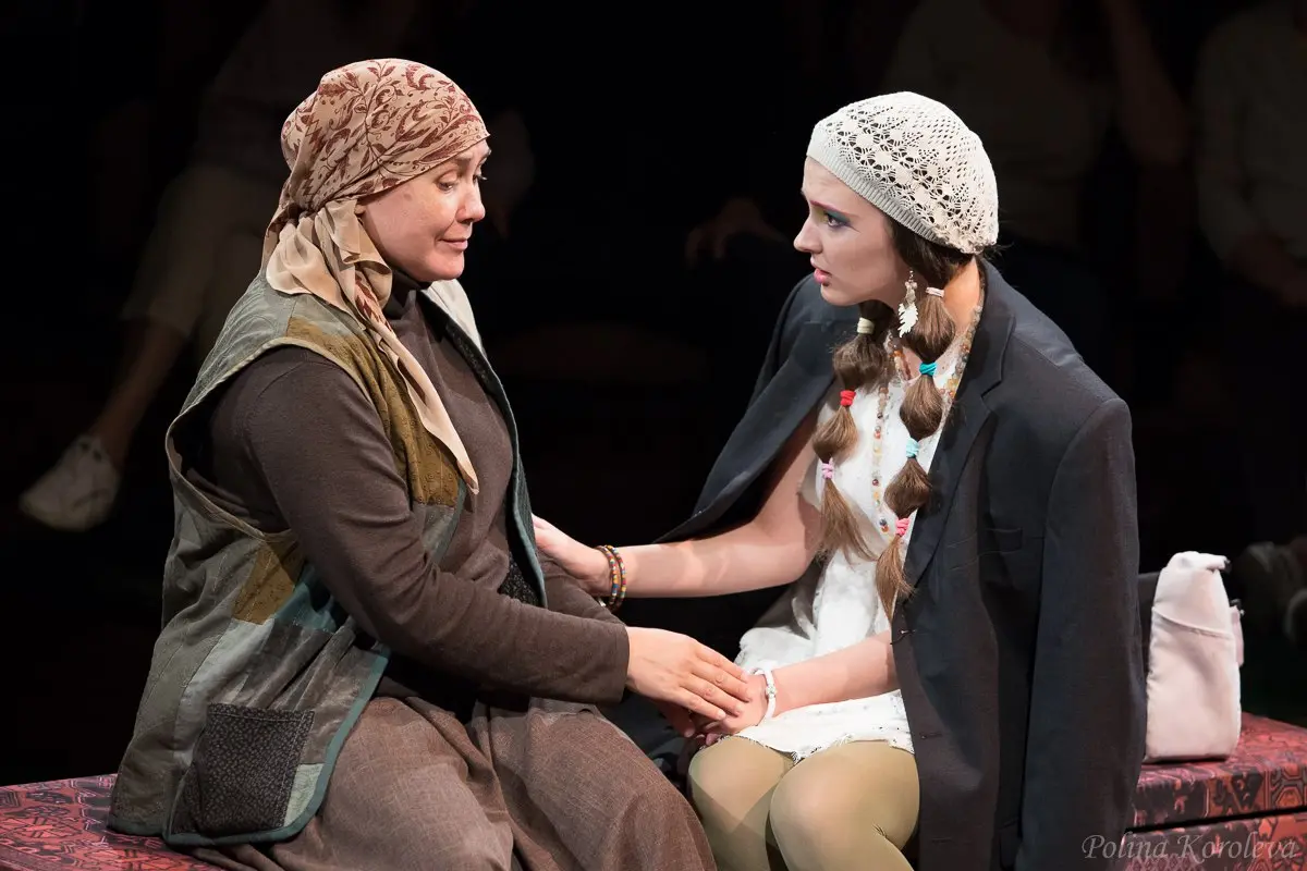 Показ спектакля "Земля Эльзы"