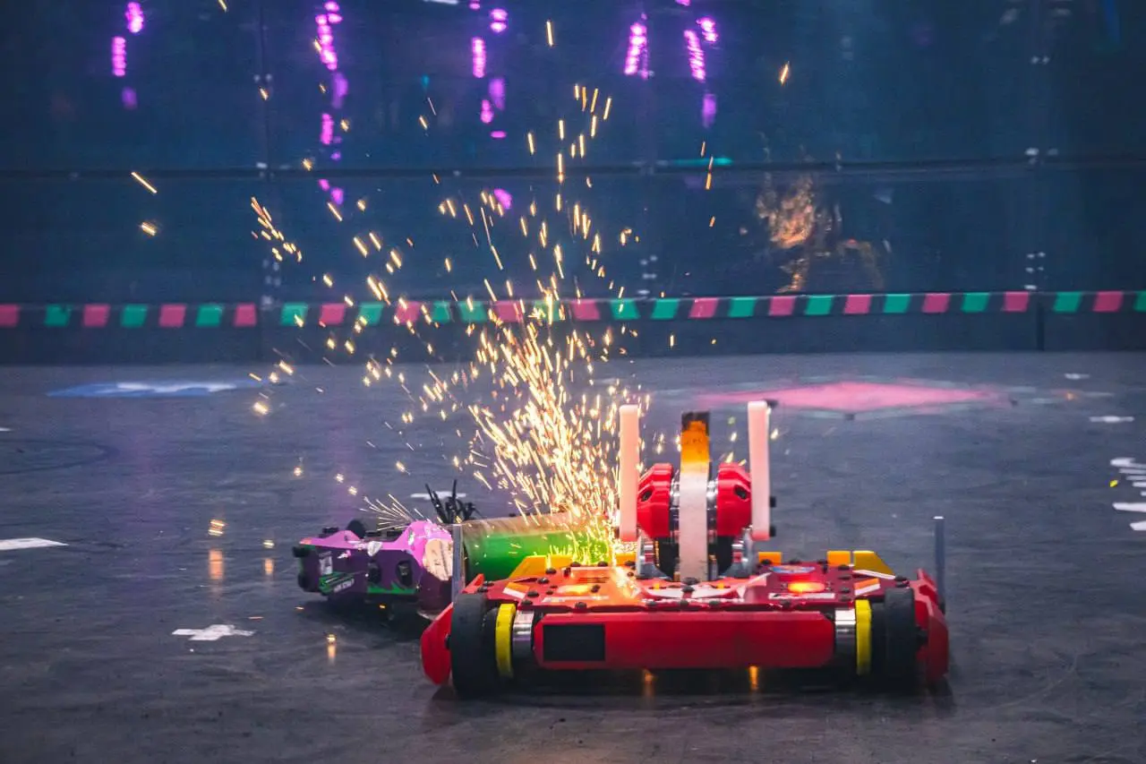 Финал чемпионата по боевой робототехнике «Битва роботов»