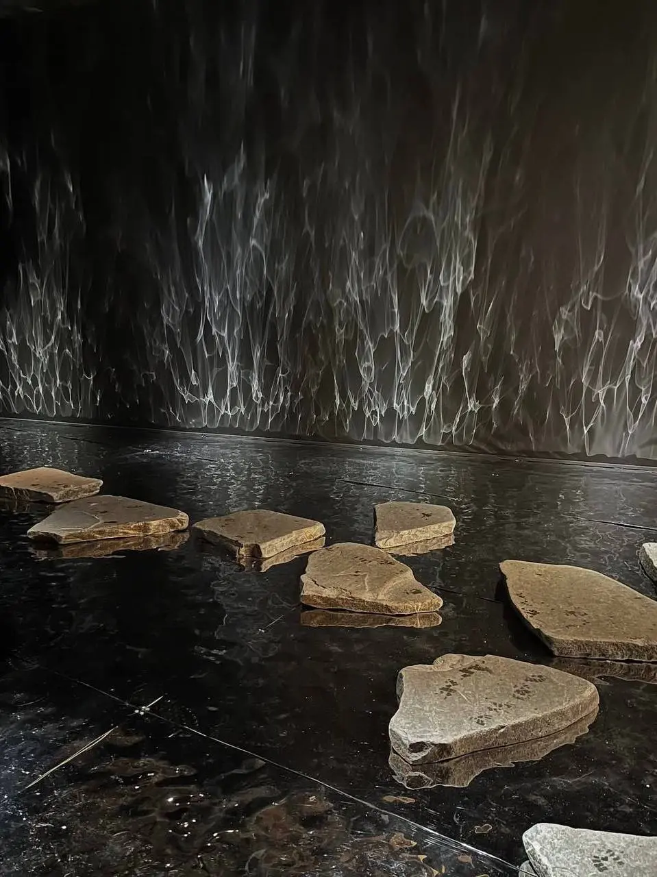 Выставка современных инсталляций