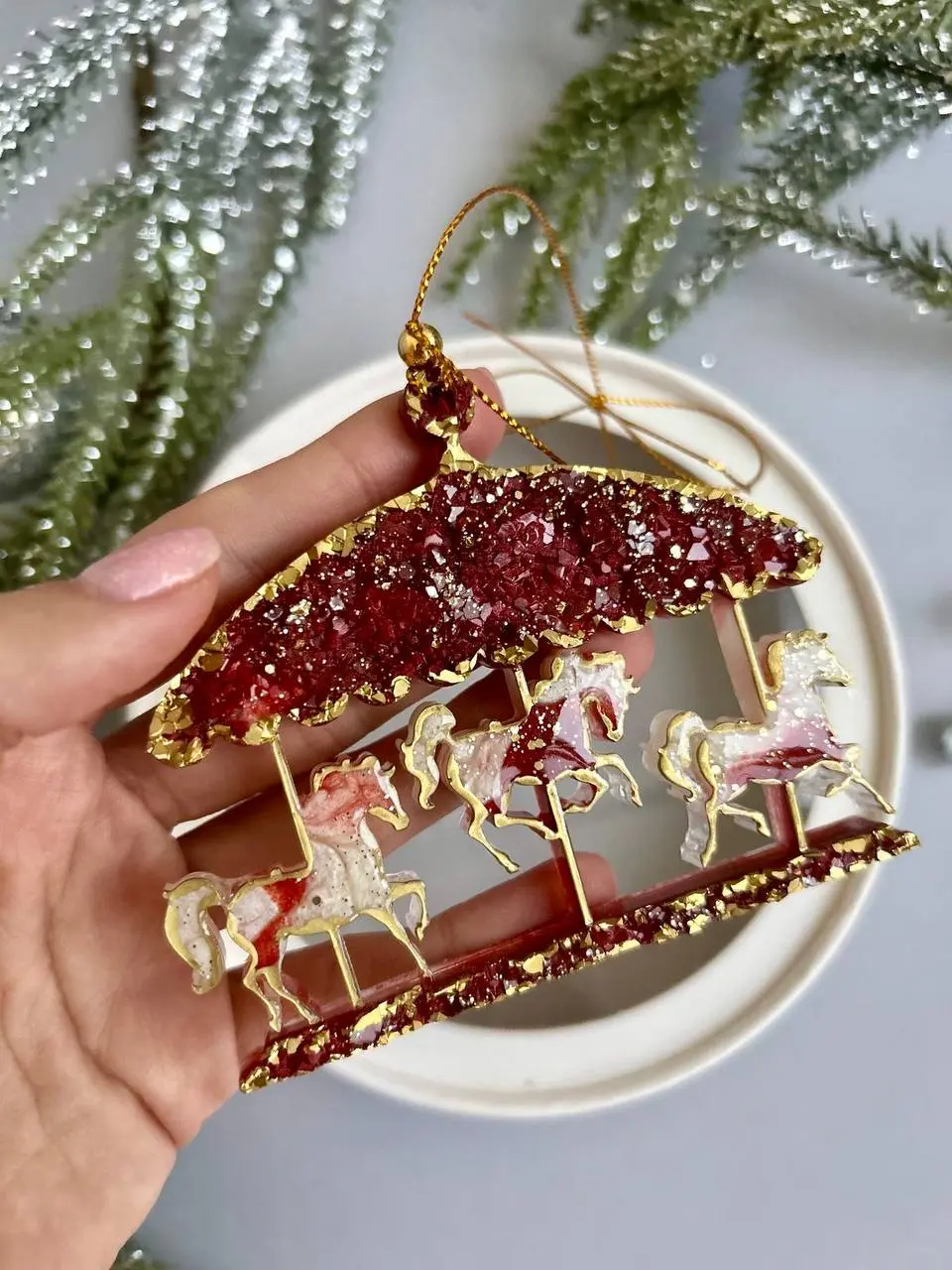 Мастер-класс по изготовлению ёлочных игрушек из эпоксидной смолы