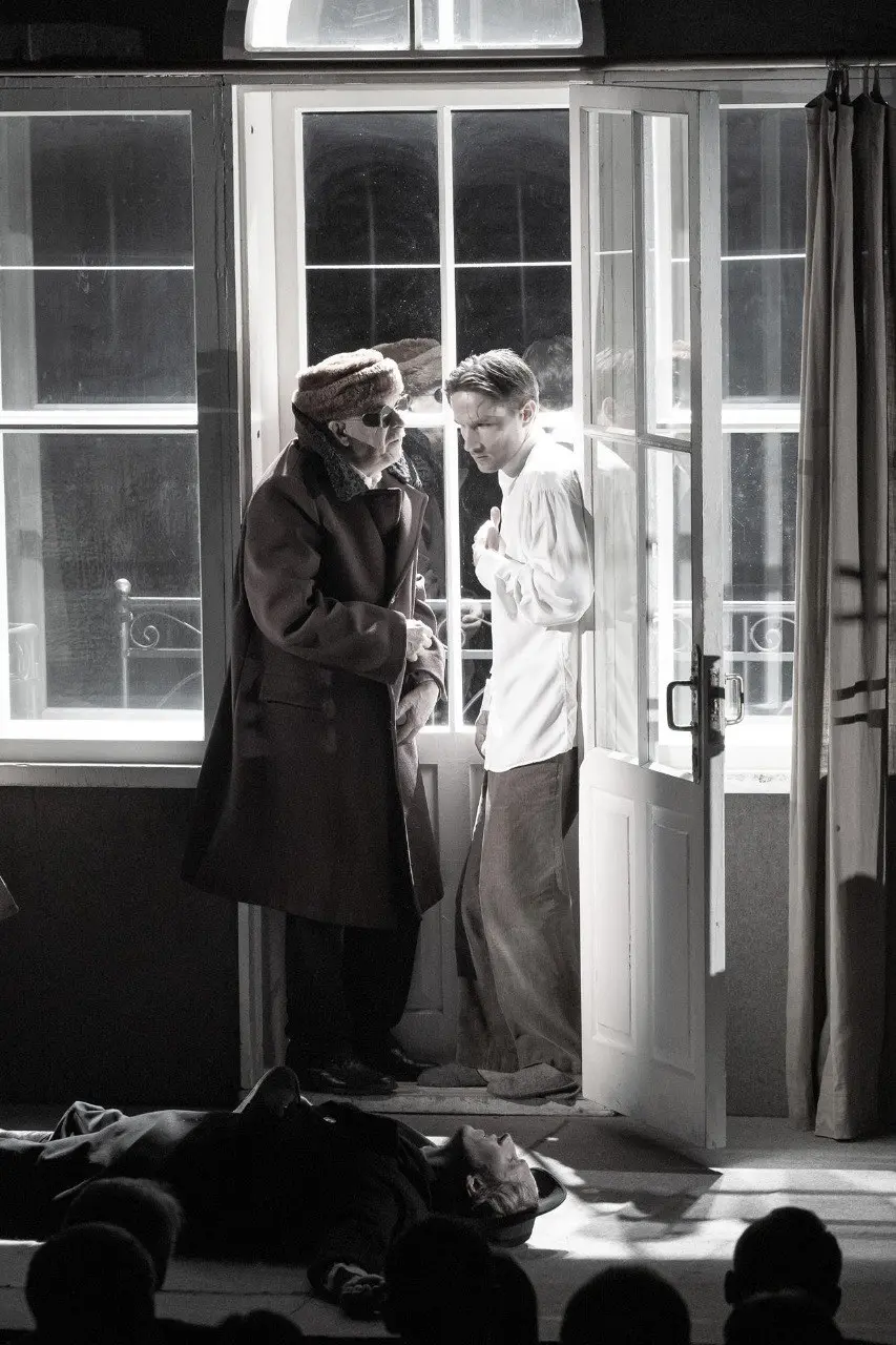 Спектакль по пьесе Записки покойника