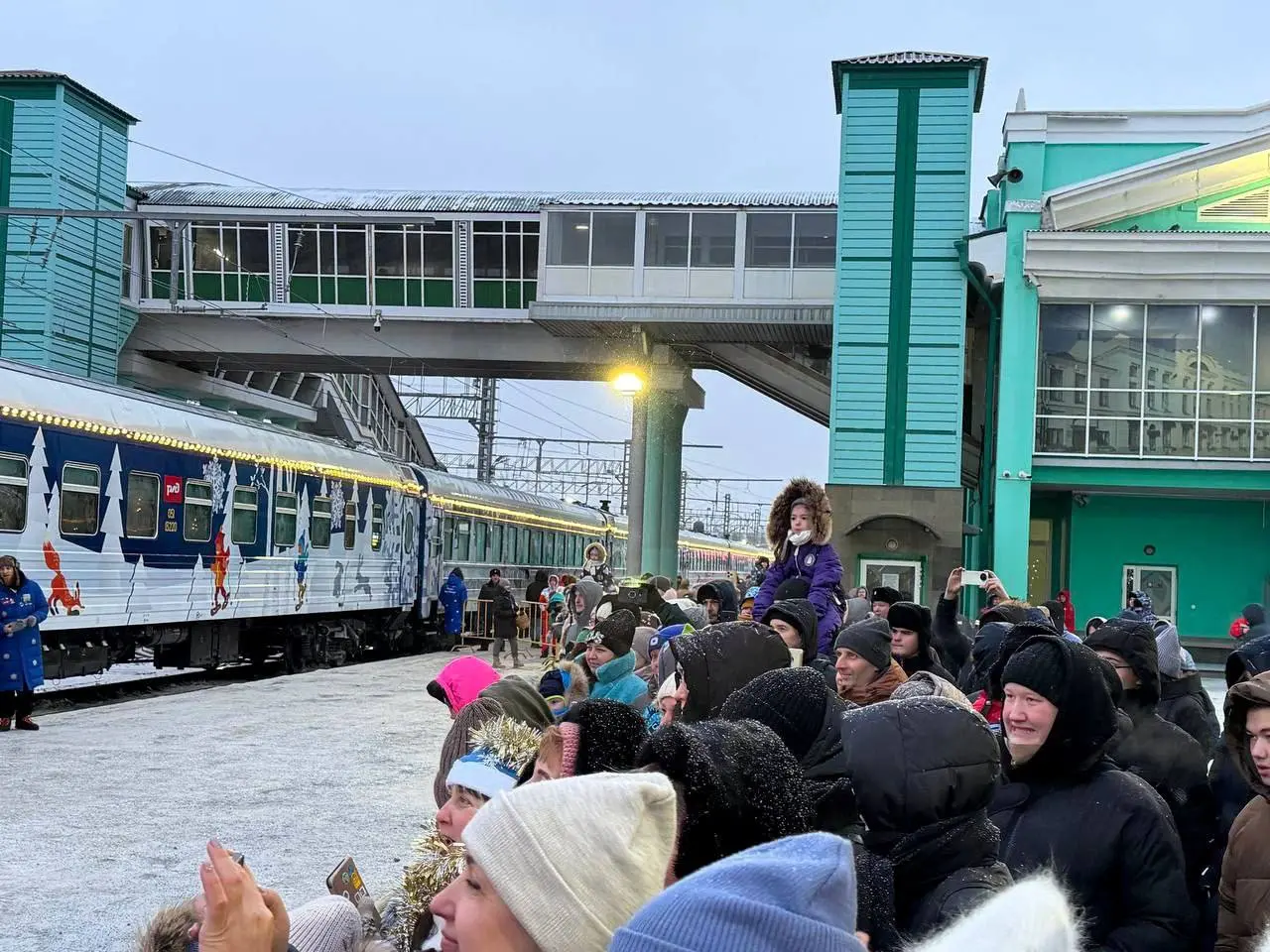 Праздничная программа с Дедом Морозом в Омске
