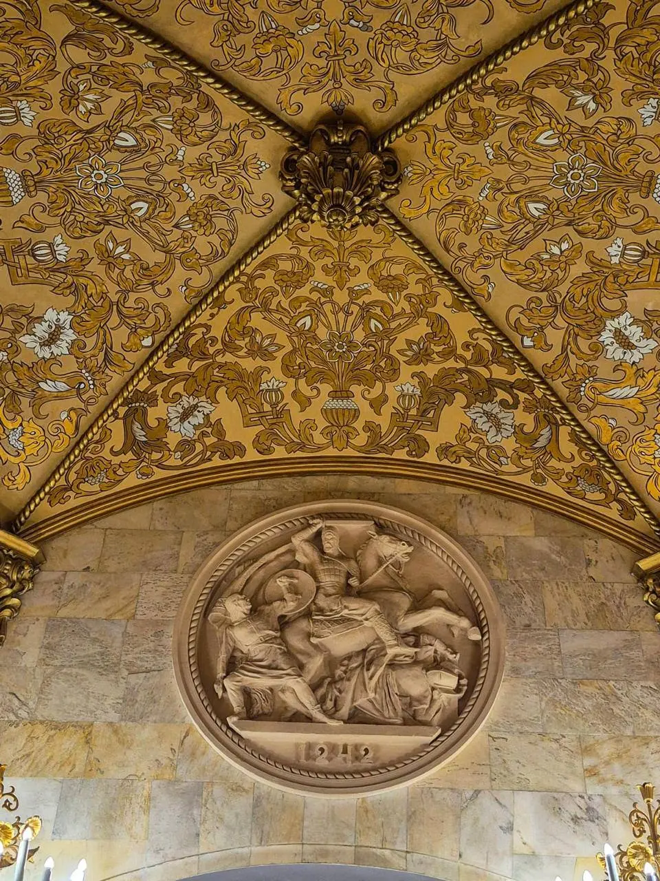 Экскурсия по исторической гостинице «Ленинградская»