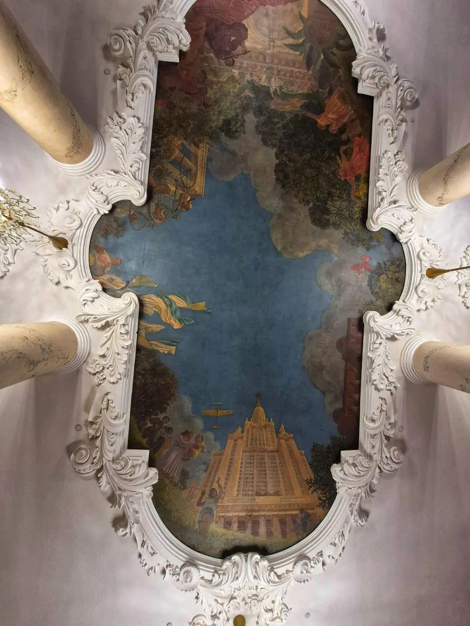 Экскурсия по исторической гостинице «Ленинградская»