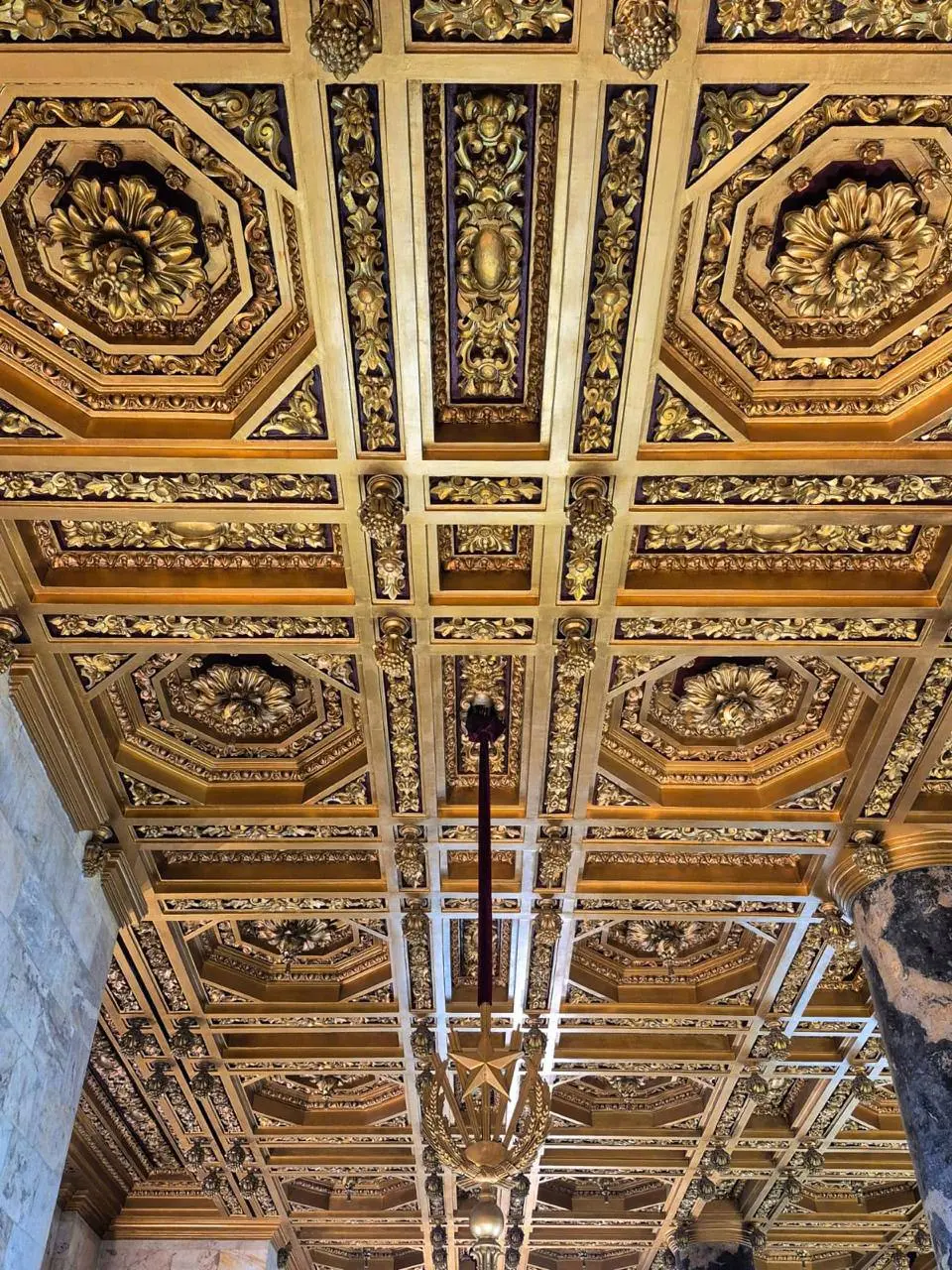 Экскурсия по исторической гостинице «Ленинградская»