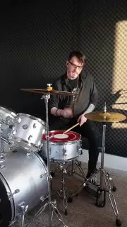 Бесплатный мастер-класс по игре на барабанах