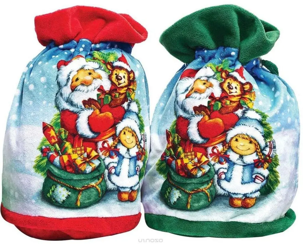 Выдача новогодних подарков детям