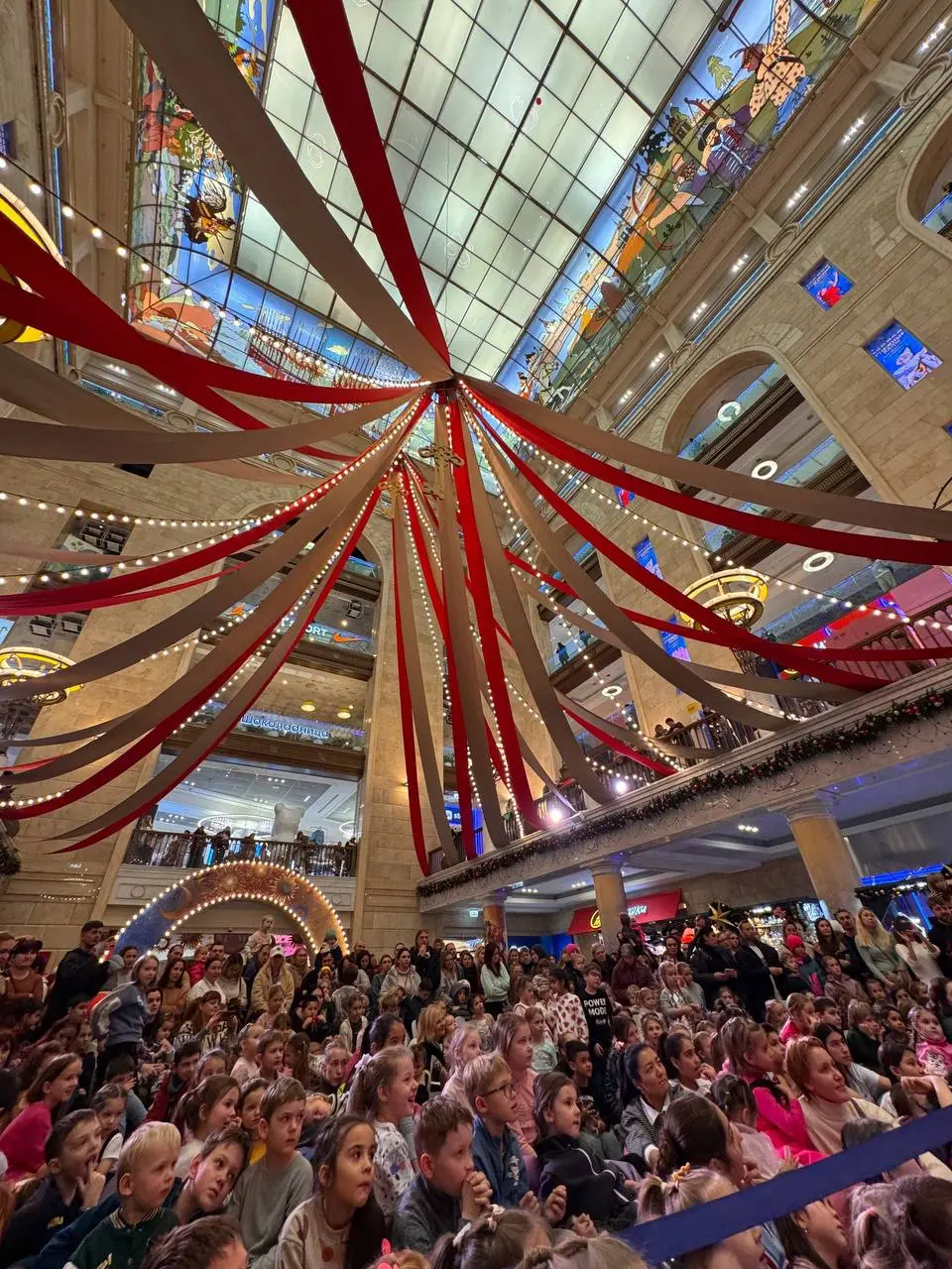 Новогодние анимации и спектакли в ЦДМ на Лубянке