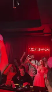 Встреча в The Room