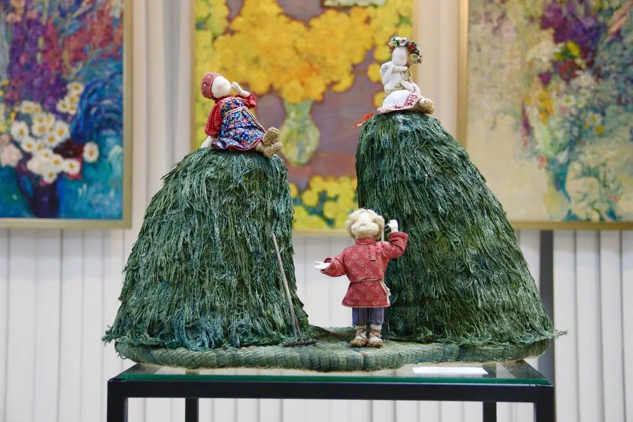 Выставка «Арт — Сенокос» на тему русского искусства