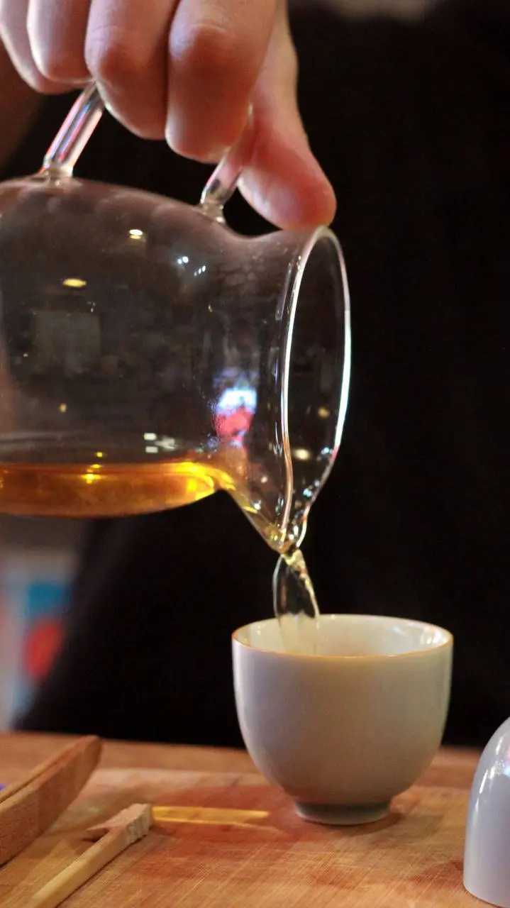 Дегустация чая Красный из Фенцин