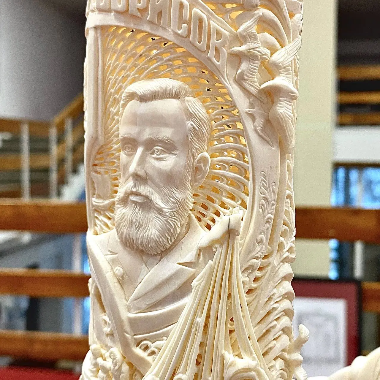 Выставка художника Сергея Катарина в традиции косторезного промысла