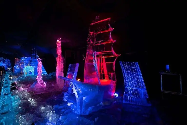 Фестиваль скульптур изо льда в Петропавловской крепости